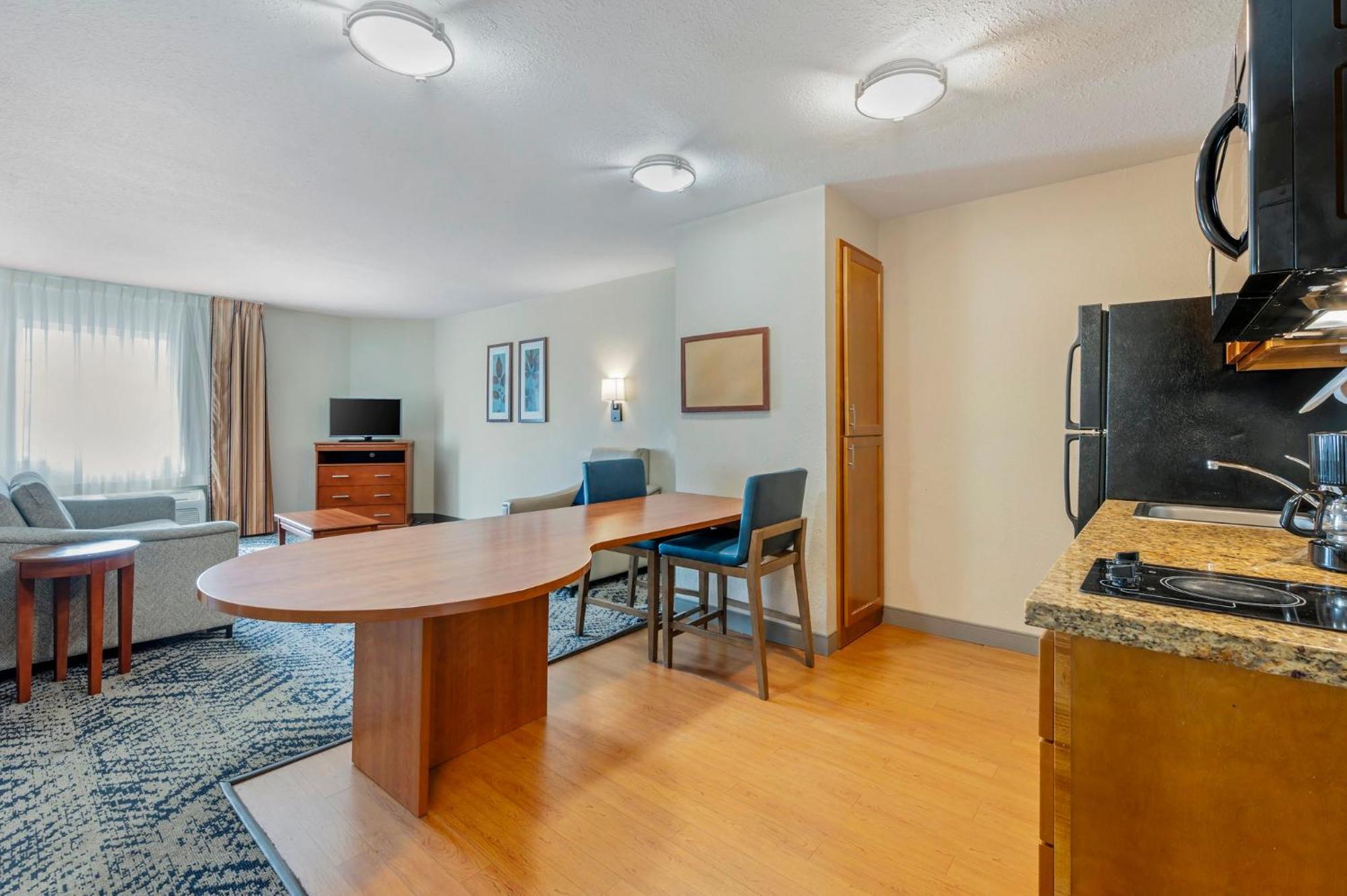 Candlewood Suites Indianapolis East By Ihg Exterior foto