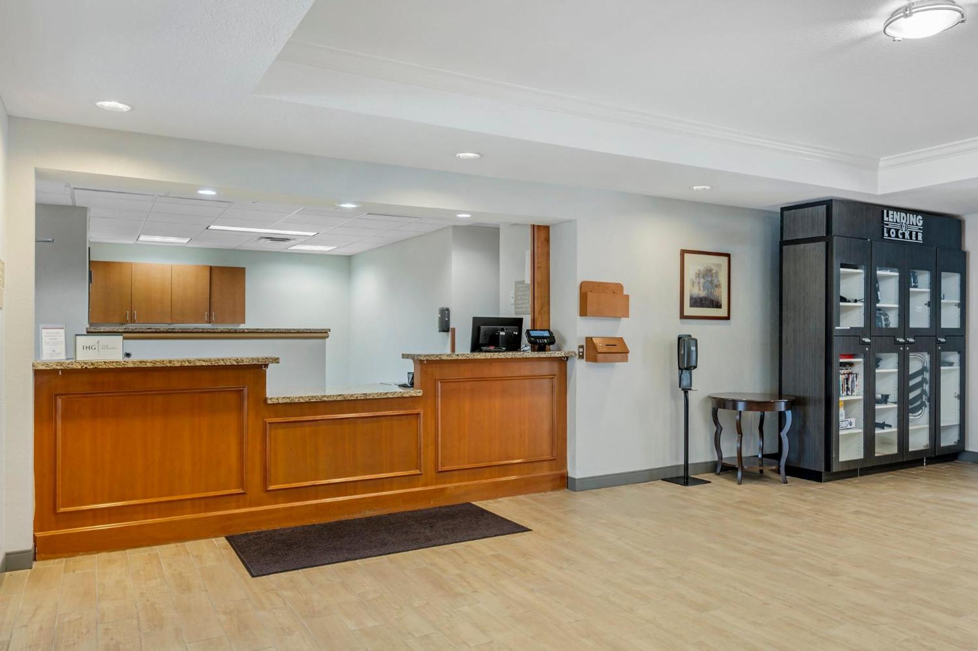 Candlewood Suites Indianapolis East By Ihg Exterior foto